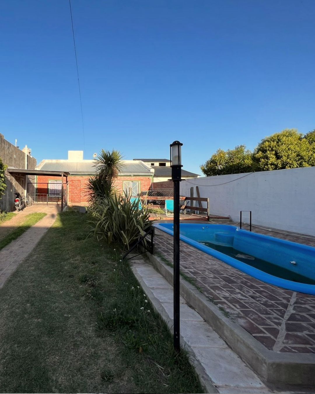 Casa con pileta + Depto.