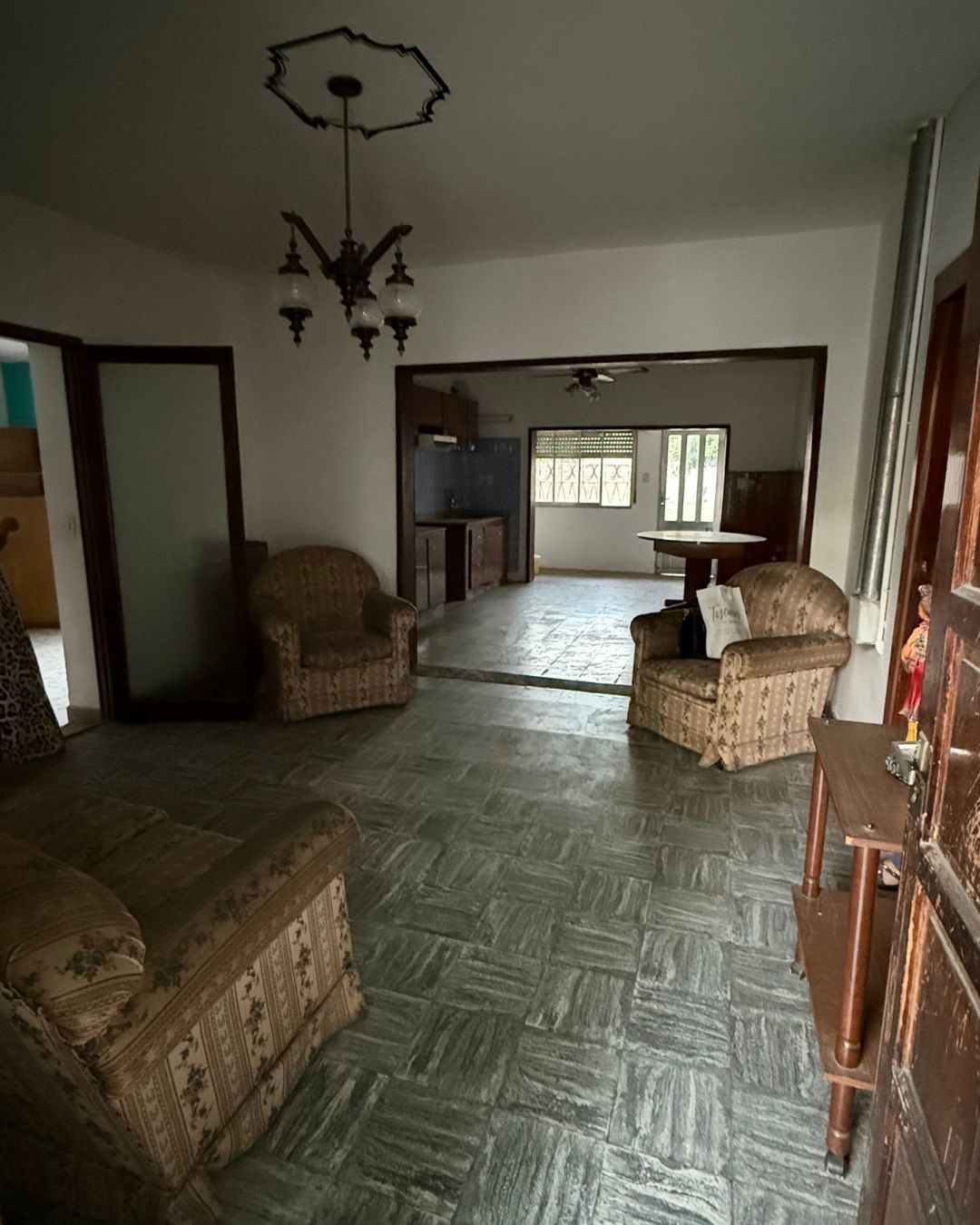 Casa tradicional sobre Avenida