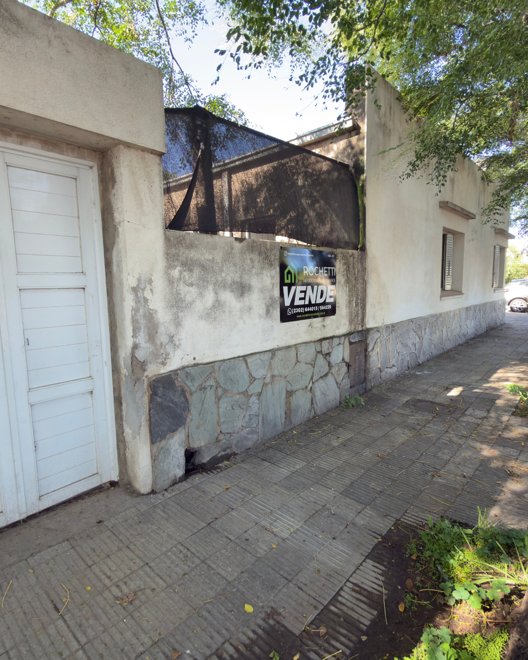 Casa en esquina + Depto