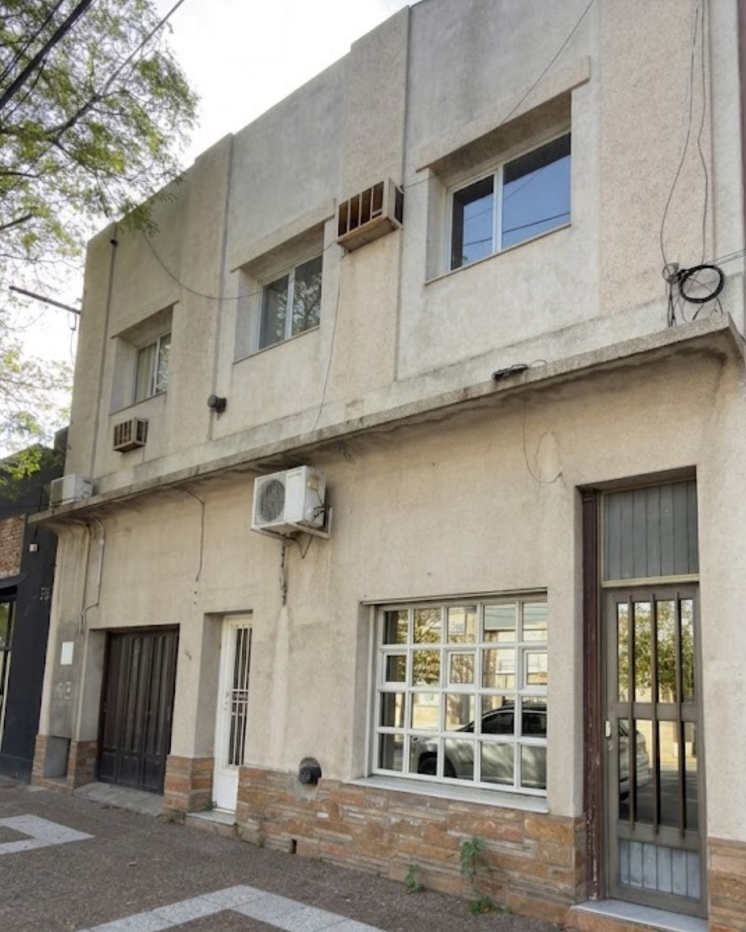 Local céntrico + Departamento