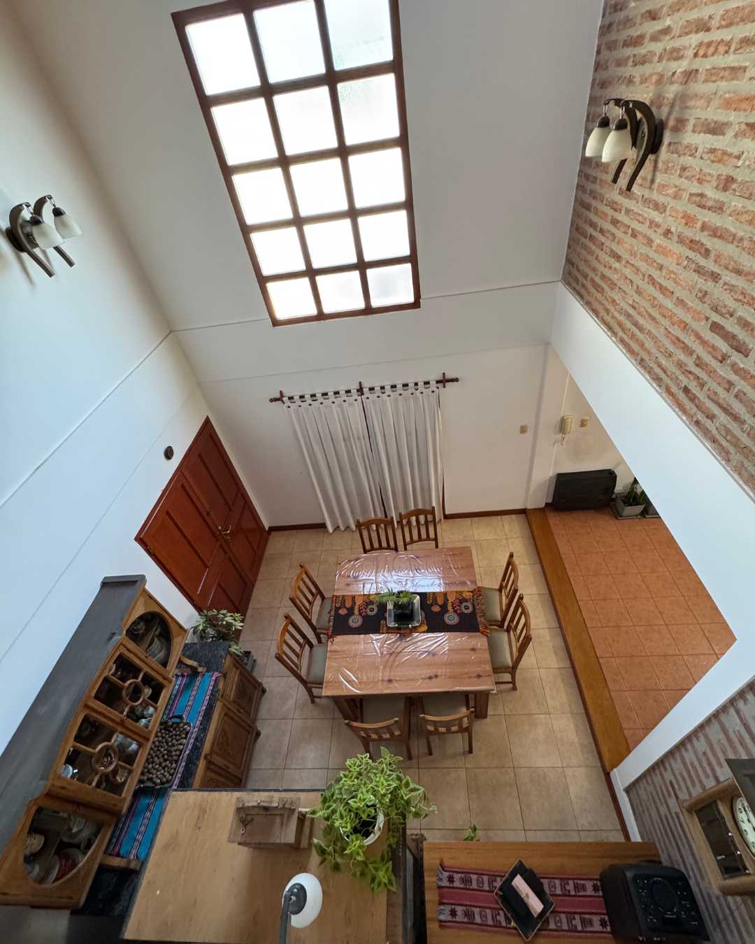 Casa con local al frente